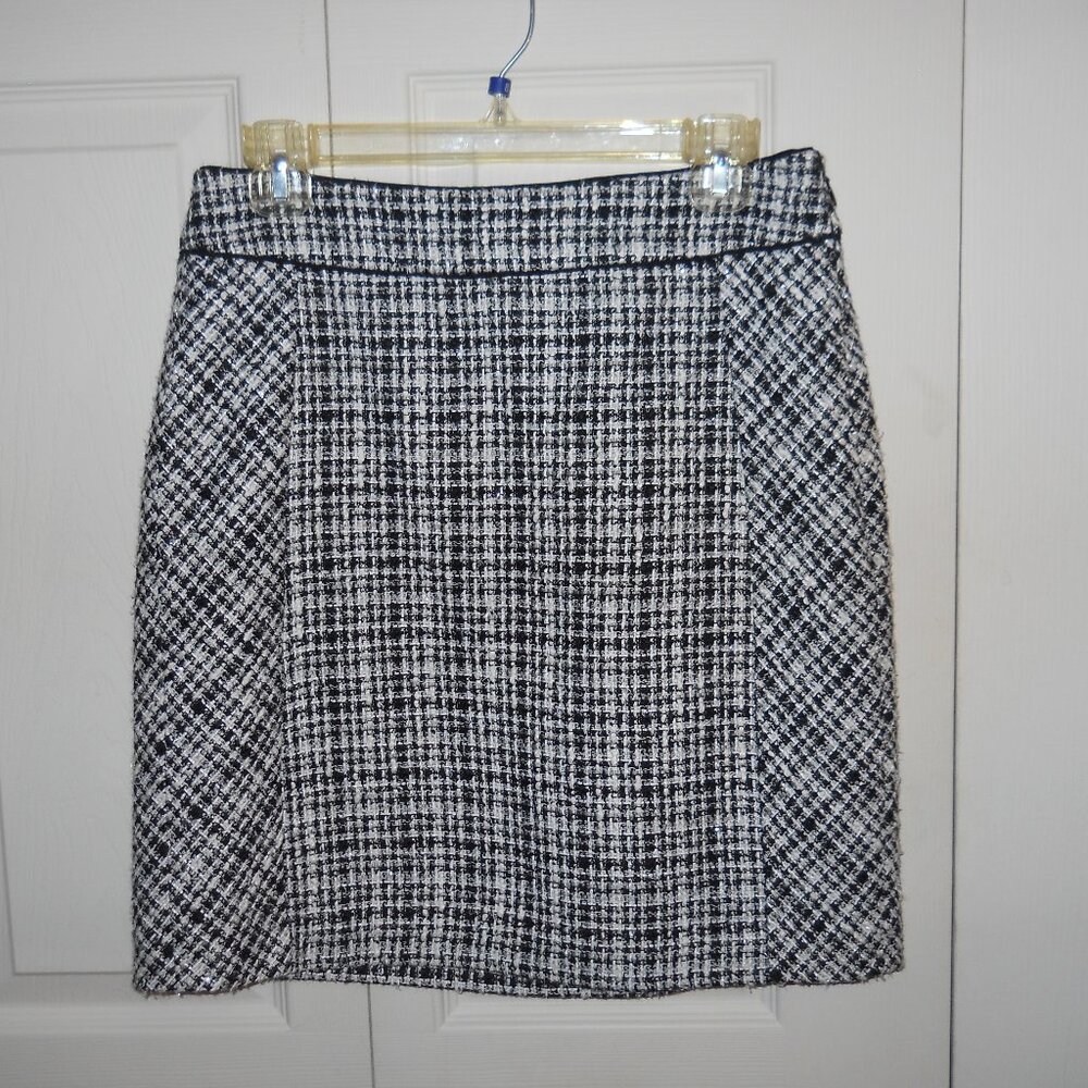 White House/Black Market Mini Skirt    11-30